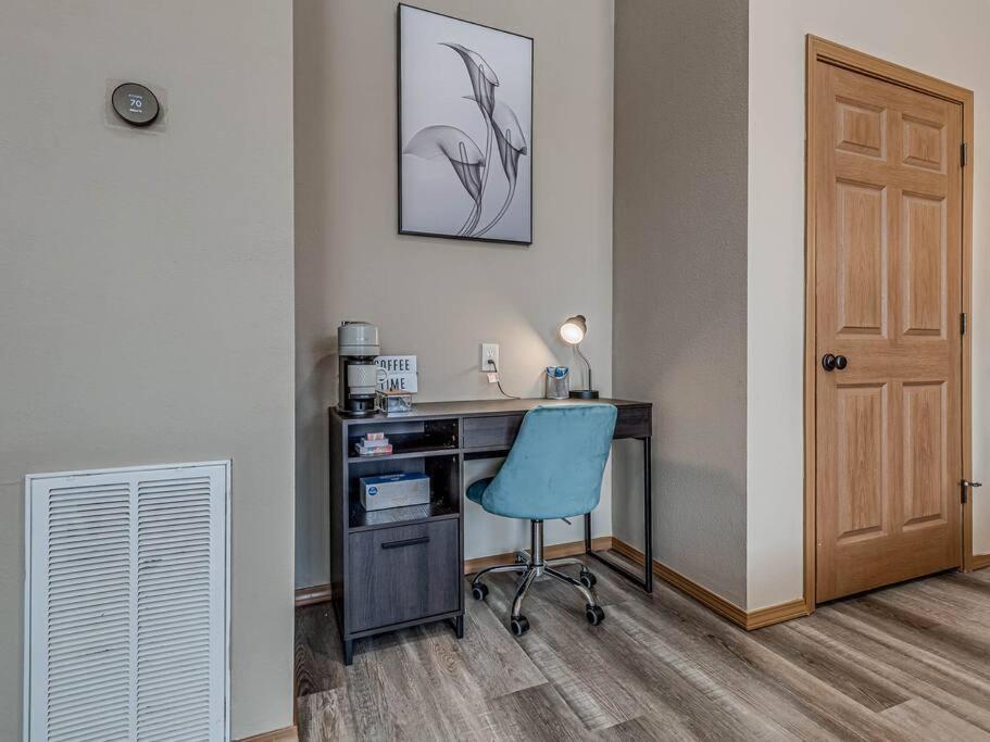 Deluxe Studio In Historic Downtown Building! Bartlesville Bagian luar foto