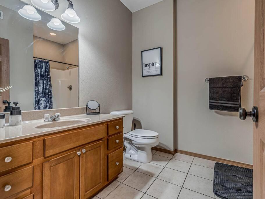 Deluxe Studio In Historic Downtown Building! Bartlesville Bagian luar foto